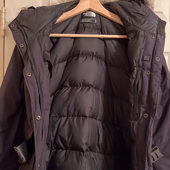The North Face Parka - Picture 4 of 7